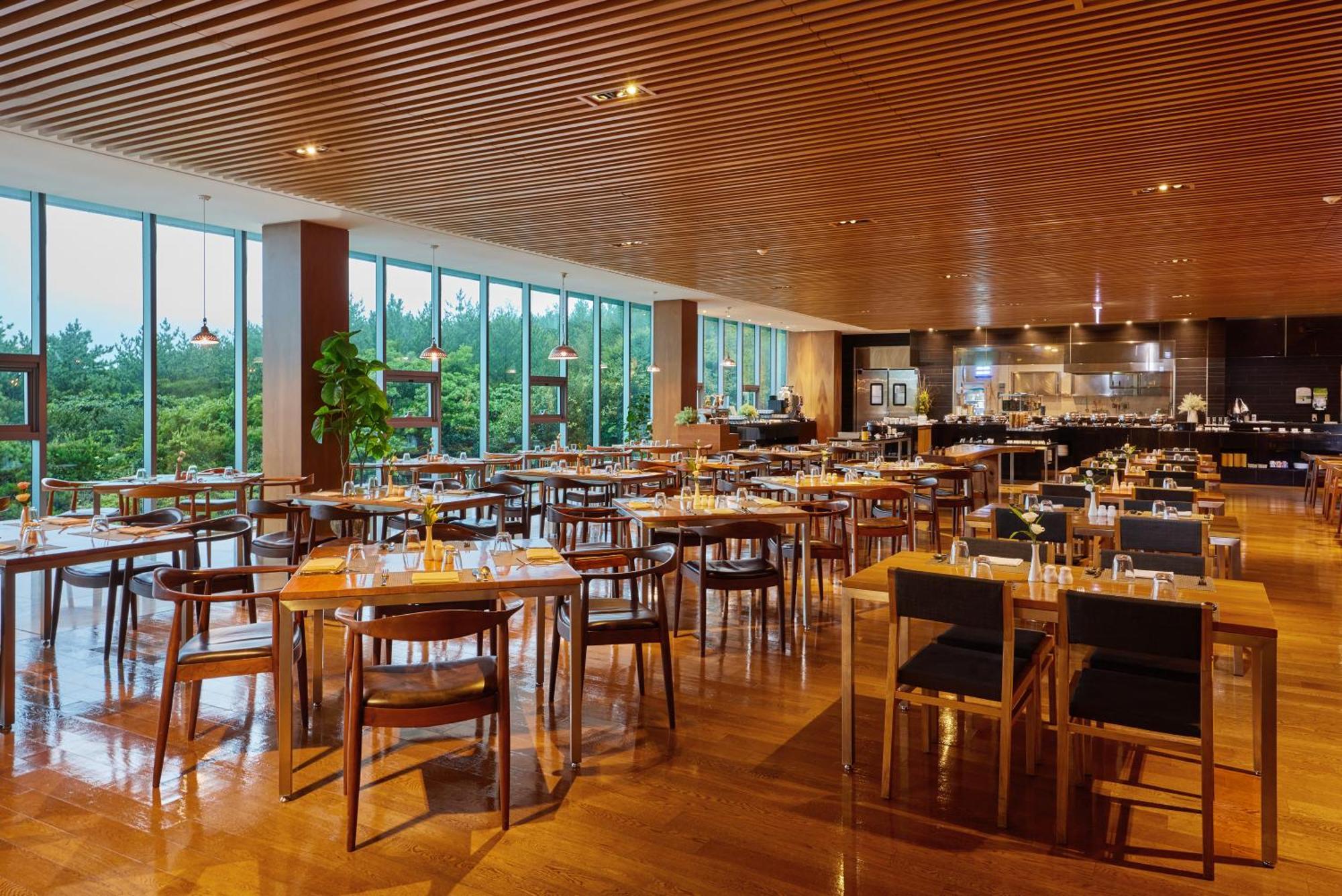 วี โฮเต็ล เชจู Hotel ซอกวีโพ ภายนอก รูปภาพ