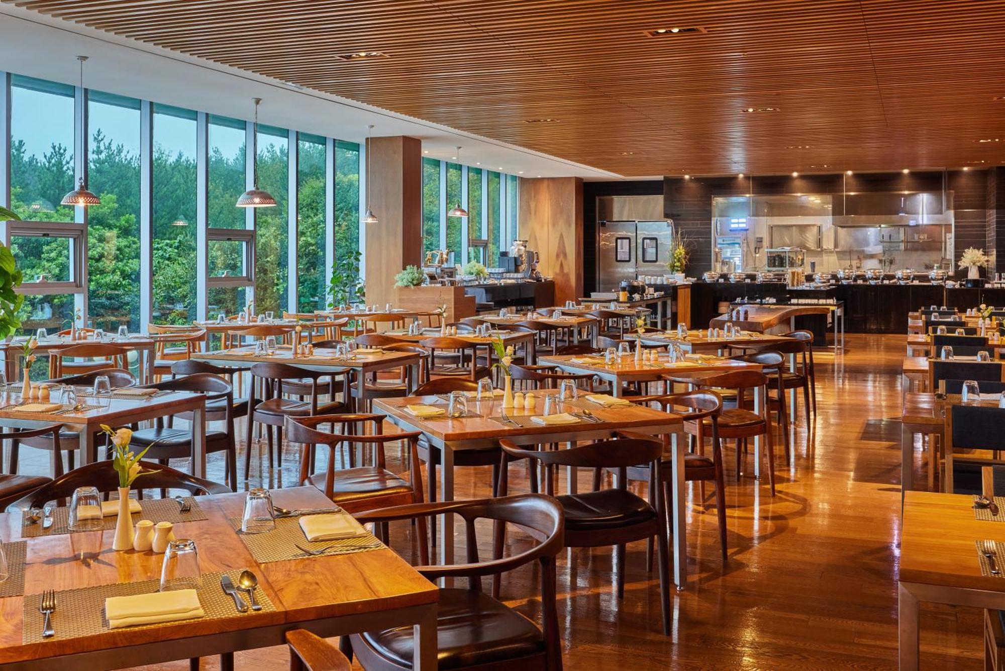 วี โฮเต็ล เชจู Hotel ซอกวีโพ ภายนอก รูปภาพ