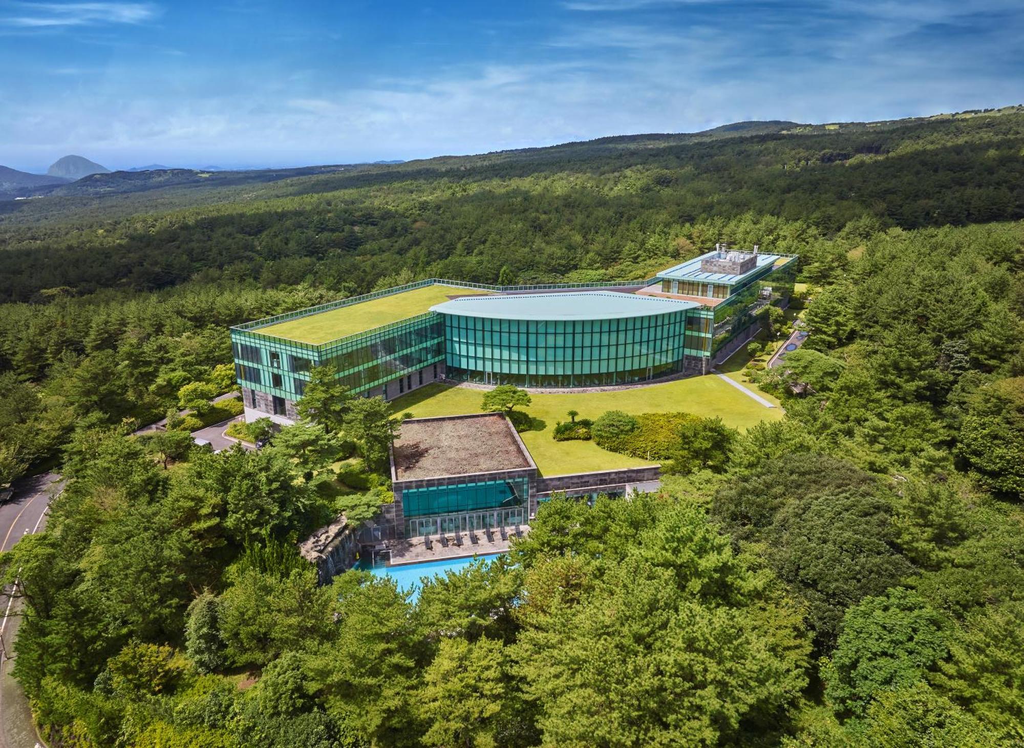 วี โฮเต็ล เชจู Hotel ซอกวีโพ ภายนอก รูปภาพ