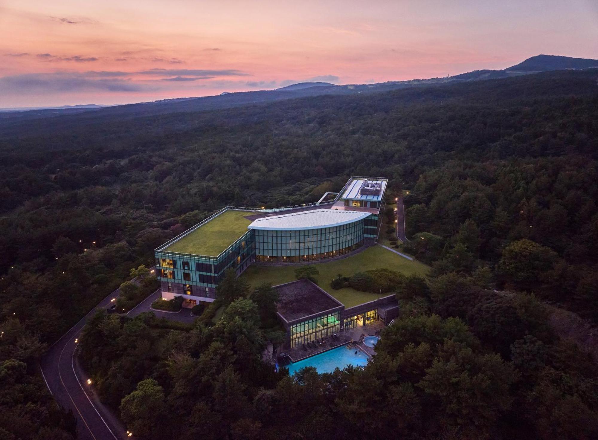 วี โฮเต็ล เชจู Hotel ซอกวีโพ ภายนอก รูปภาพ