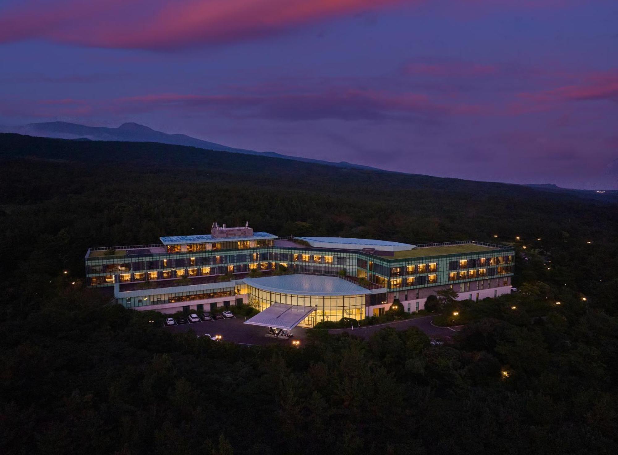 วี โฮเต็ล เชจู Hotel ซอกวีโพ ภายนอก รูปภาพ