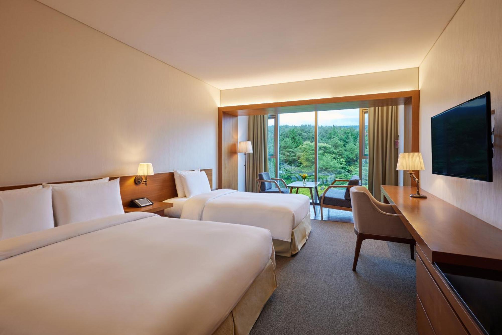 วี โฮเต็ล เชจู Hotel ซอกวีโพ ภายนอก รูปภาพ
