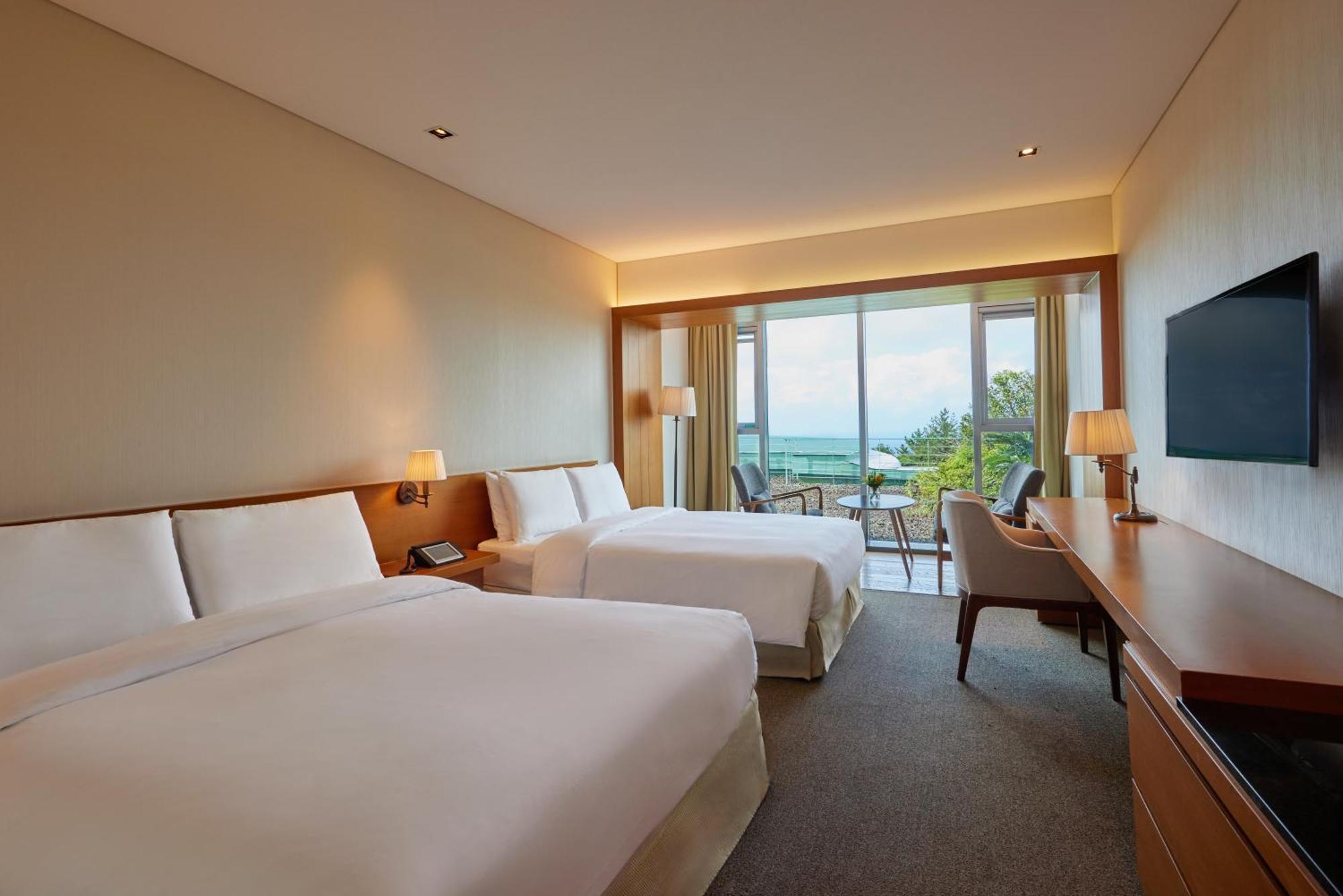 วี โฮเต็ล เชจู Hotel ซอกวีโพ ภายนอก รูปภาพ